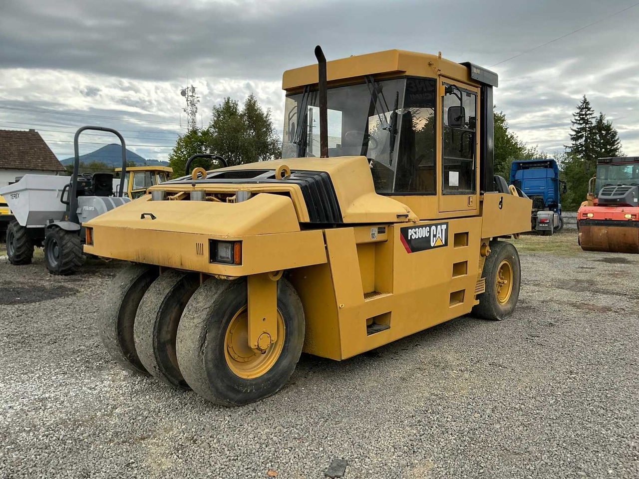 Caterpillar PS 300C - Pneumatic roller: picture 2 Caterpillar PS 300C - Pneumatic roller: picture 2