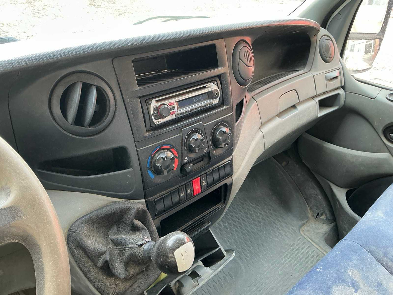 Commercial vehicle 2007 IVECO 35C12 DAILY VAN WITH TIPPER BODY: picture 17 Commercial vehicle 2007 IVECO 35C12 DAILY VAN WITH TIPPER BODY: picture 17