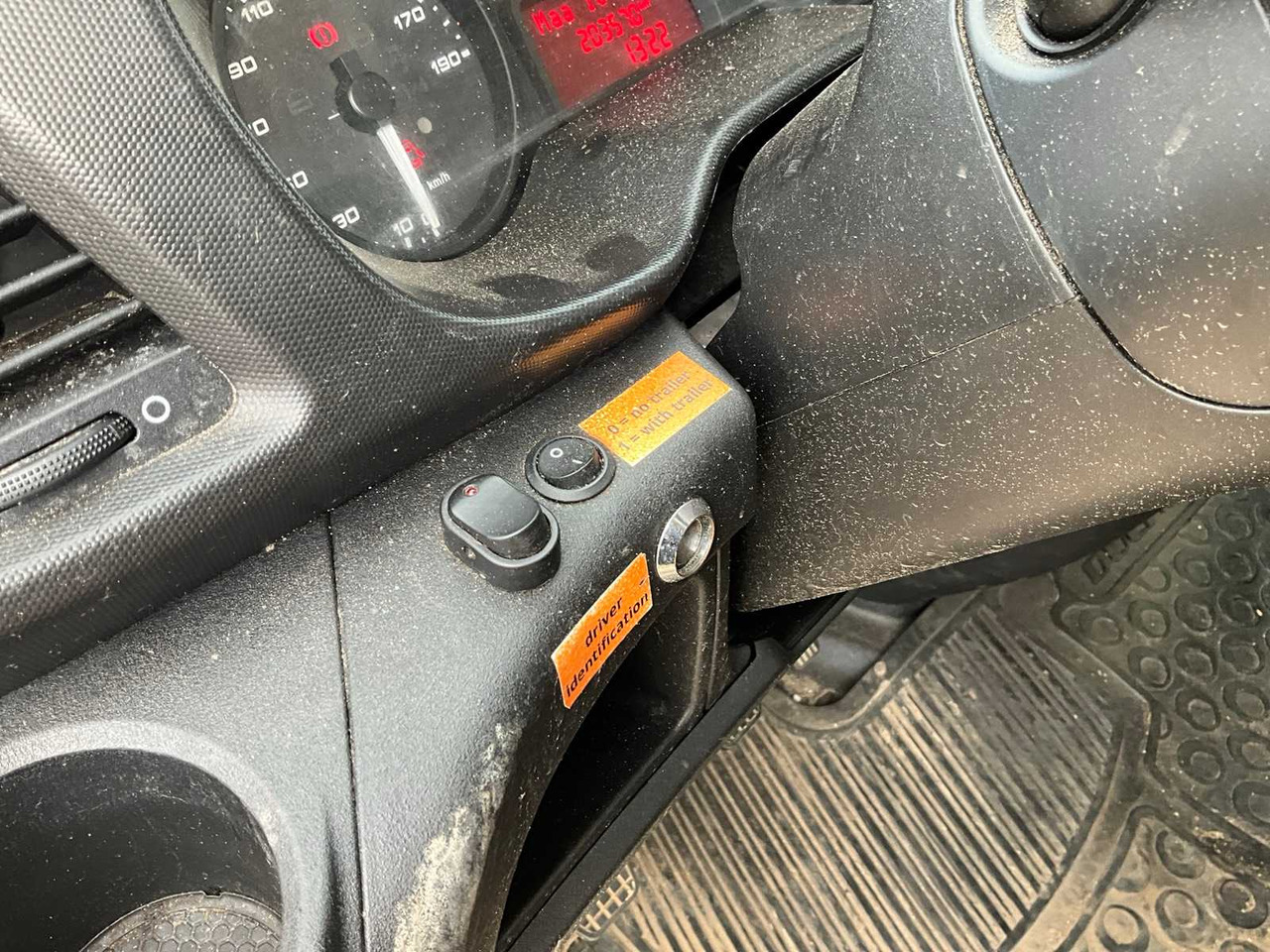 Commercial vehicle 2017 IVECO DAILY 35-140 FLATBED TRUCK: picture 12