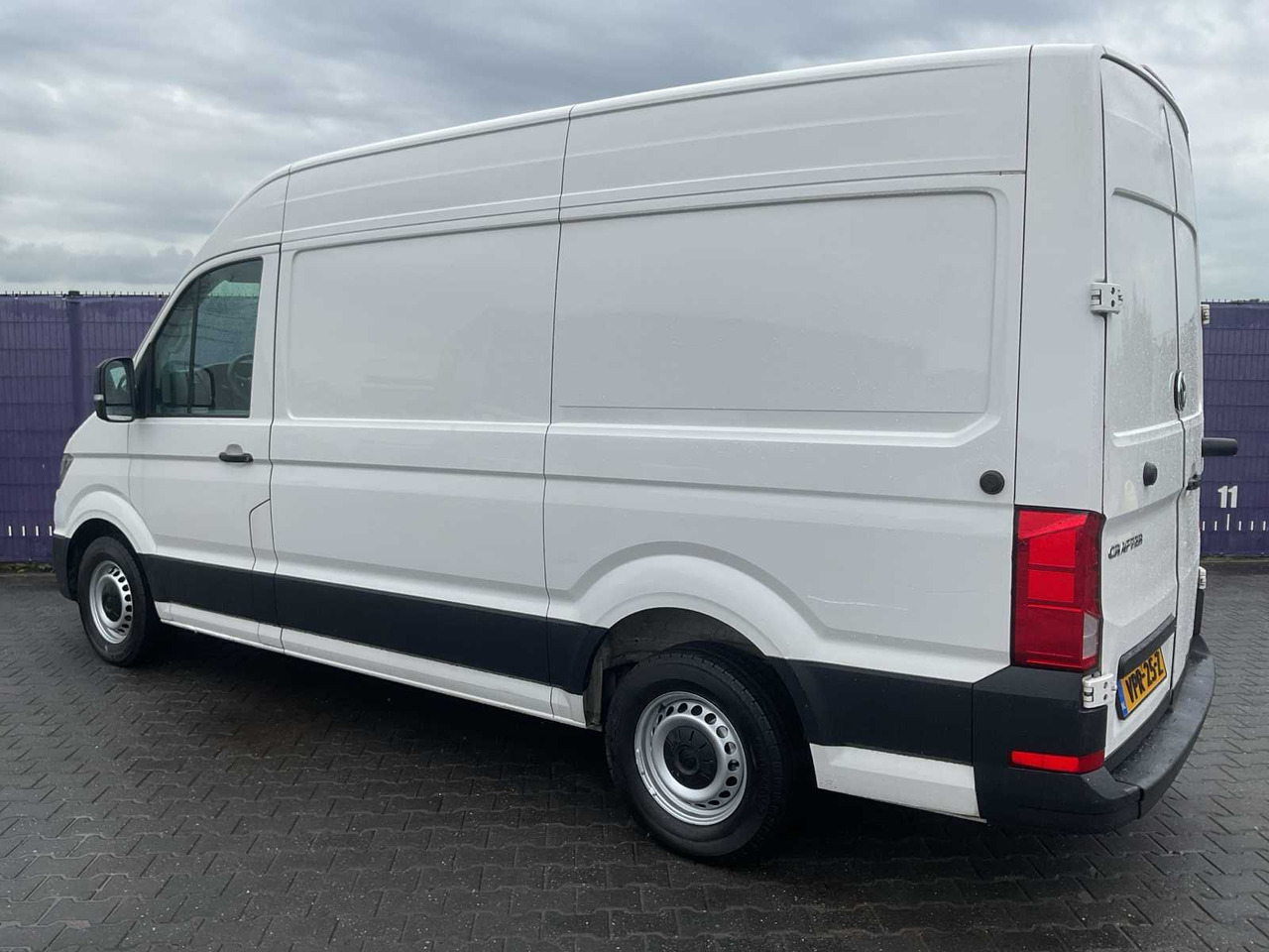 2018 - VOLKSWAGEN - CRAFTER - 35 2.0 TDI L3H3 - COMMERCIAL VEHICLE - Commercial vehicle: picture 3 2018 - VOLKSWAGEN - CRAFTER - 35 2.0 TDI L3H3 - COMMERCIAL VEHICLE - Commercial vehicle: picture 3