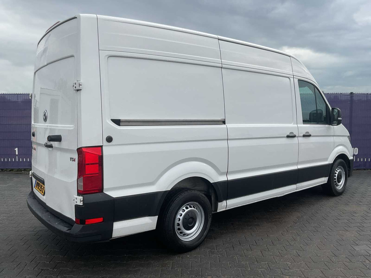 2018 - VOLKSWAGEN - CRAFTER - 35 2.0 TDI L3H3 - COMMERCIAL VEHICLE - Commercial vehicle: picture 4 2018 - VOLKSWAGEN - CRAFTER - 35 2.0 TDI L3H3 - COMMERCIAL VEHICLE - Commercial vehicle: picture 4