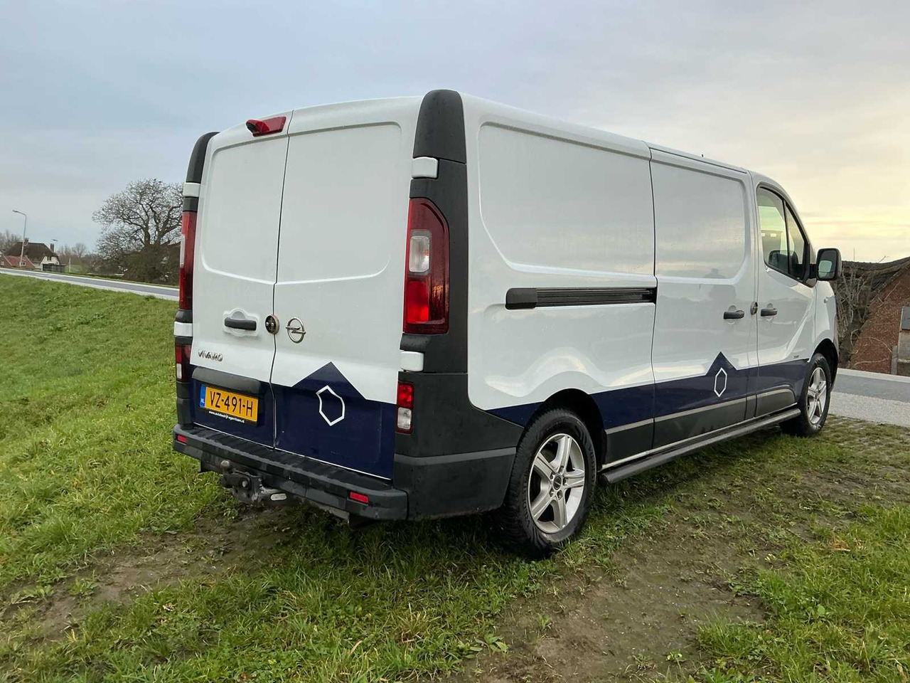 OPEL VIVARO 1.6 CDTI L2H1 DCSPEC COMMERCIAL VEHICLE - Commercial vehicle: picture 5 OPEL VIVARO 1.6 CDTI L2H1 DCSPEC COMMERCIAL VEHICLE - Commercial vehicle: picture 5