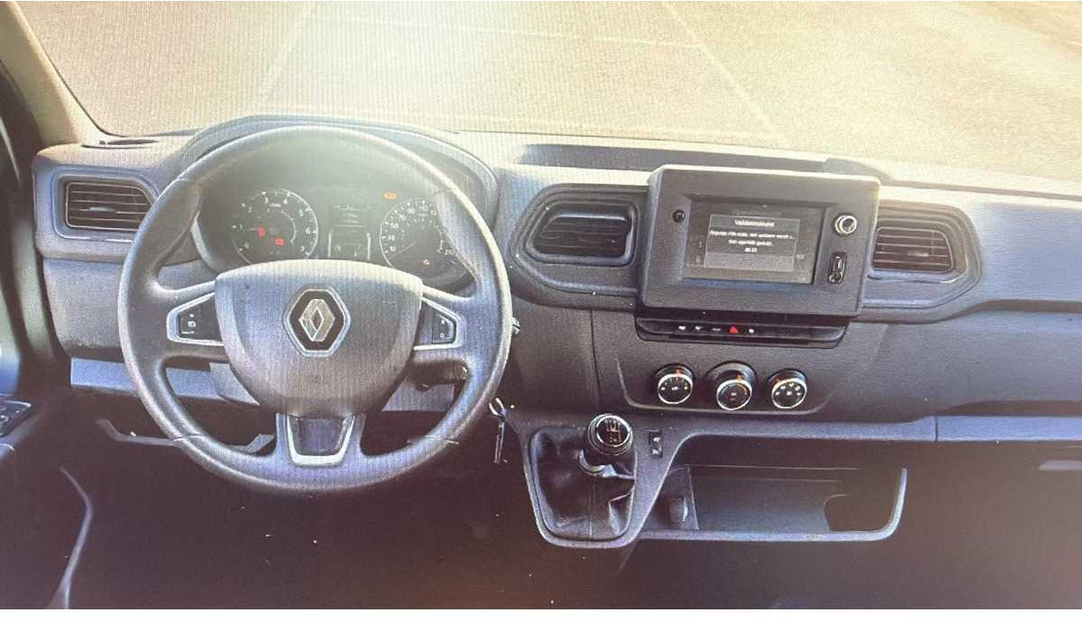 RENAULT MASTER PICKUP T352.3145L3DC COMFORT EUVIE 2023 | VTG-22-L - Commercial vehicle: picture 3 RENAULT MASTER PICKUP T352.3145L3DC COMFORT EUVIE 2023 | VTG-22-L - Commercial vehicle: picture 3