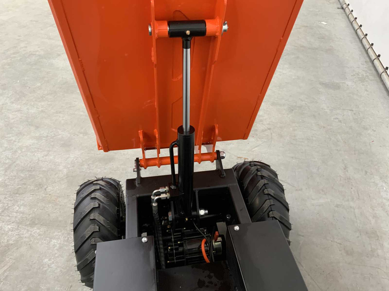 Mini dumper DAEWOO - 2025 - DWFMD500-E - ELECTRIC DUMPER: picture 11 Mini dumper DAEWOO - 2025 - DWFMD500-E - ELECTRIC DUMPER: picture 11