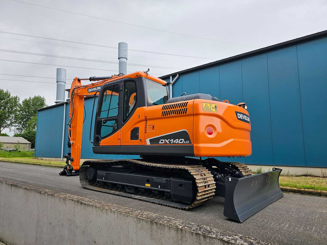 Develon DX140LC - Crawler excavator: picture 3 Develon DX140LC - Crawler excavator: picture 3