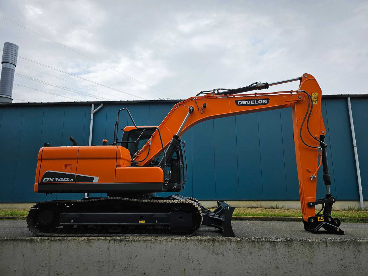 Develon DX140LC - Crawler excavator: picture 5 Develon DX140LC - Crawler excavator: picture 5