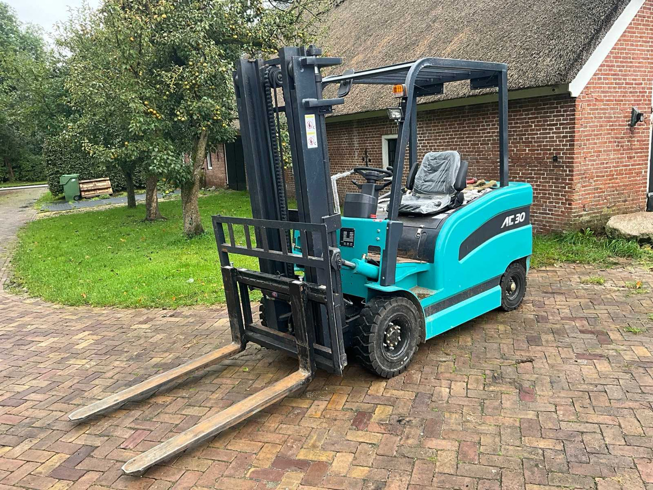 EASY-GOING - 3 TON - CPD-30 - FORKLIFT - 2024 - Forklift: picture 1 EASY-GOING - 3 TON - CPD-30 - FORKLIFT - 2024 - Forklift: picture 1