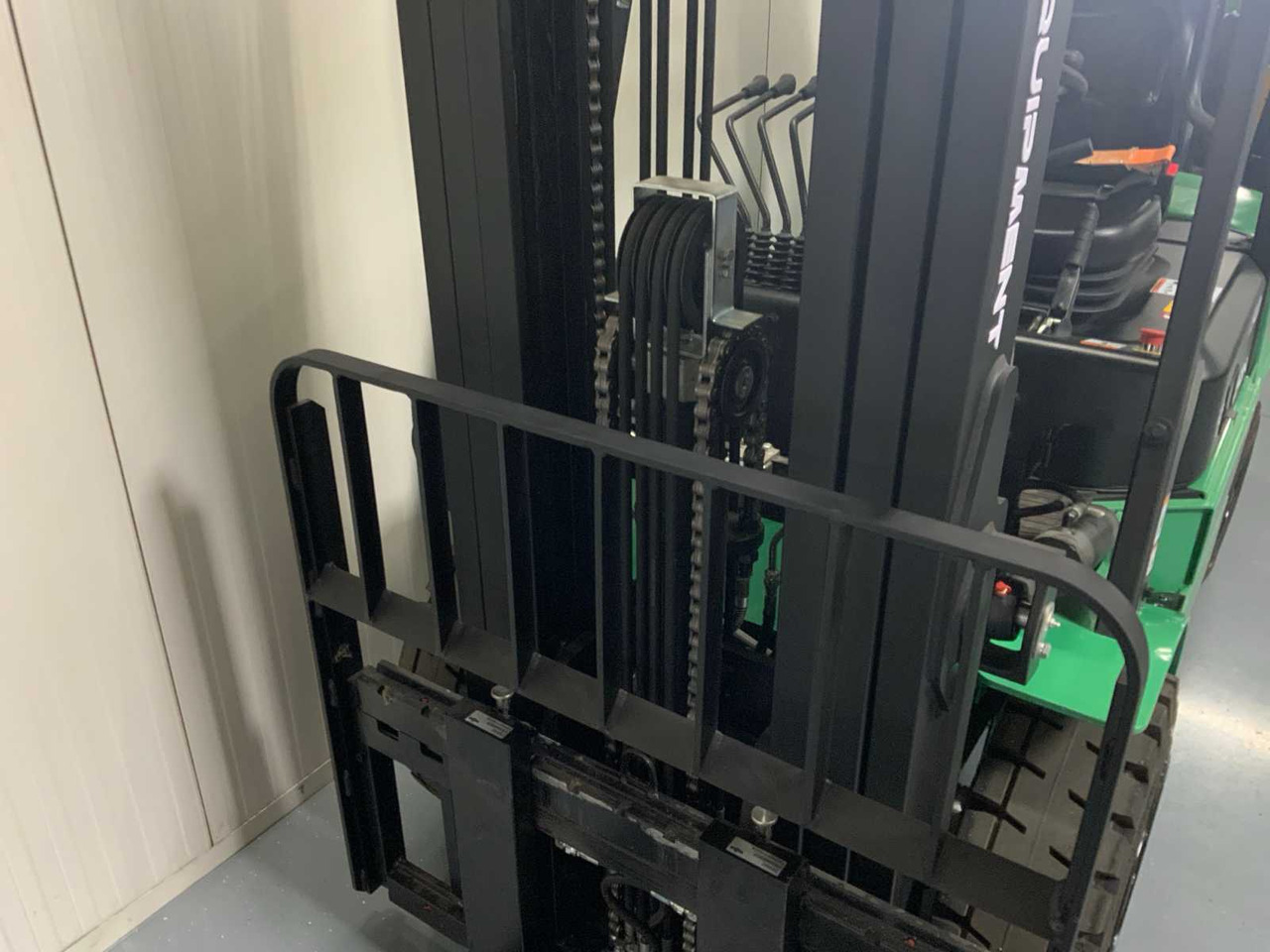 Forklift EP - EFXZ-301-H - 4.8M TRIPLEX, LI-ION, FREE-LIFT, SIDE-SHIFT - FORKLIFT: picture 23 Forklift EP - EFXZ-301-H - 4.8M TRIPLEX, LI-ION, FREE-LIFT, SIDE-SHIFT - FORKLIFT: picture 23