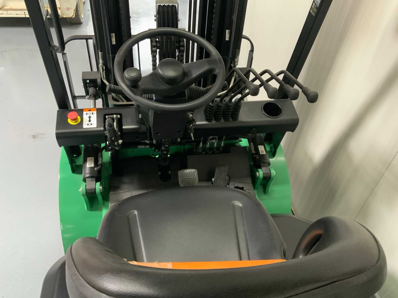 Forklift EP - EFXZ-301-H - 4.8M TRIPLEX, LI-ION, FREE-LIFT, SIDE-SHIFT - FORKLIFT: picture 10 Forklift EP - EFXZ-301-H - 4.8M TRIPLEX, LI-ION, FREE-LIFT, SIDE-SHIFT - FORKLIFT: picture 10