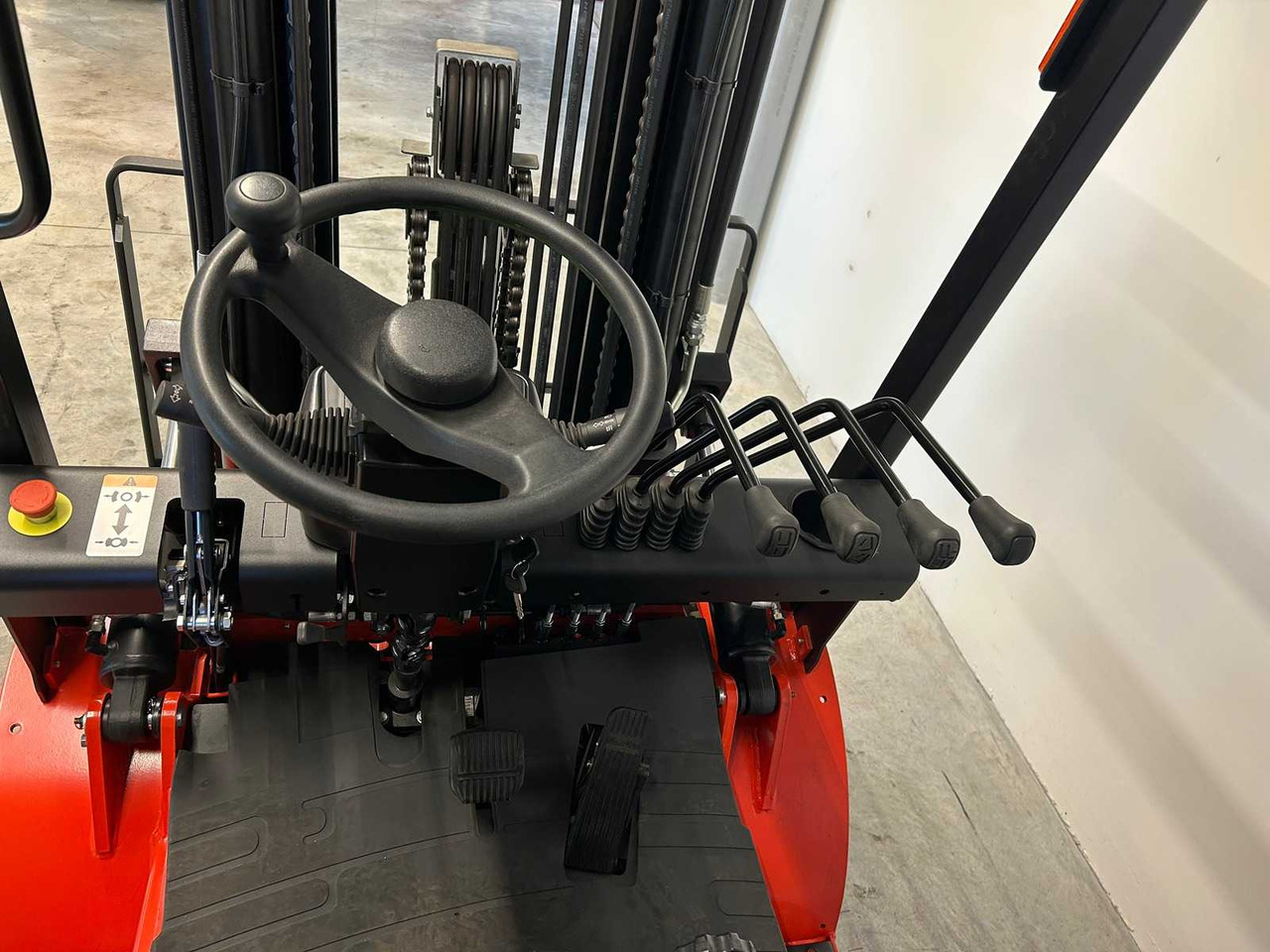 EP EQUIPMENT - 2023 - EFL 252B - FORKLIFT - Forklift: picture 3 EP EQUIPMENT - 2023 - EFL 252B - FORKLIFT - Forklift: picture 3