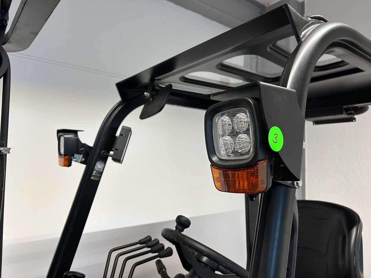 EP EQUIPMENT - 2023 - EFL253S - FORKLIFT - Forklift: picture 4 EP EQUIPMENT - 2023 - EFL253S - FORKLIFT - Forklift: picture 4