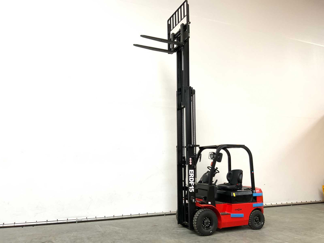 EVERUN - 2024 - ERDF15 - FORKLIFT 1.5T DIESEL - Forklift: picture 4 EVERUN - 2024 - ERDF15 - FORKLIFT 1.5T DIESEL - Forklift: picture 4