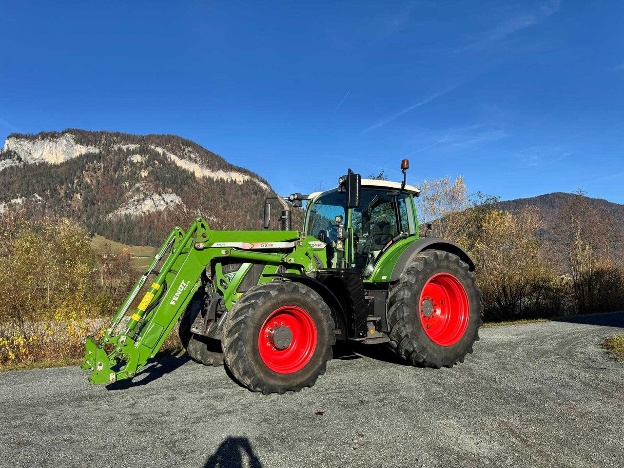 FENDT - 718 VARIO PROFI + - 2019 - FARM TRACTOR WITH ALL-WHEEL DRIVE - Farm tractor: picture 2 FENDT - 718 VARIO PROFI + - 2019 - FARM TRACTOR WITH ALL-WHEEL DRIVE - Farm tractor: picture 2