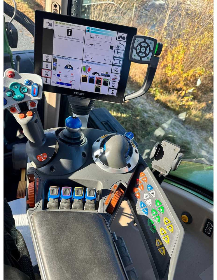 FENDT - 718 VARIO PROFI + - 2019 - FARM TRACTOR WITH ALL-WHEEL DRIVE - Farm tractor: picture 5 FENDT - 718 VARIO PROFI + - 2019 - FARM TRACTOR WITH ALL-WHEEL DRIVE - Farm tractor: picture 5