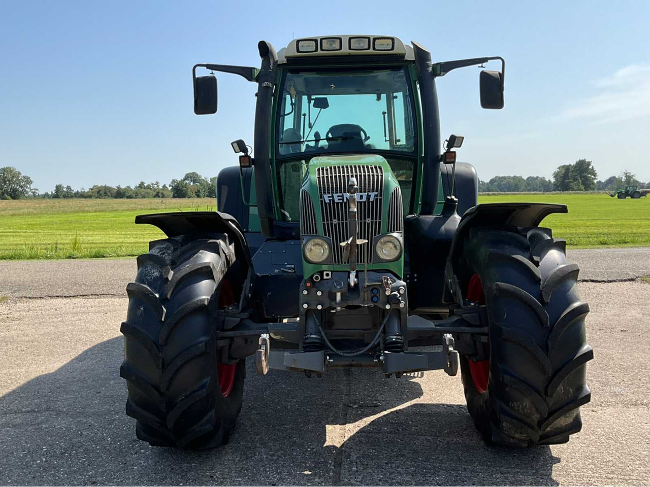 Fendt 2001 FENDT FAVORIT 716 VARIO ALL-WHEEL DRIVE FARM TRACTOR - Farm tractor: picture 3 Fendt 2001 FENDT FAVORIT 716 VARIO ALL-WHEEL DRIVE FARM TRACTOR - Farm tractor: picture 3