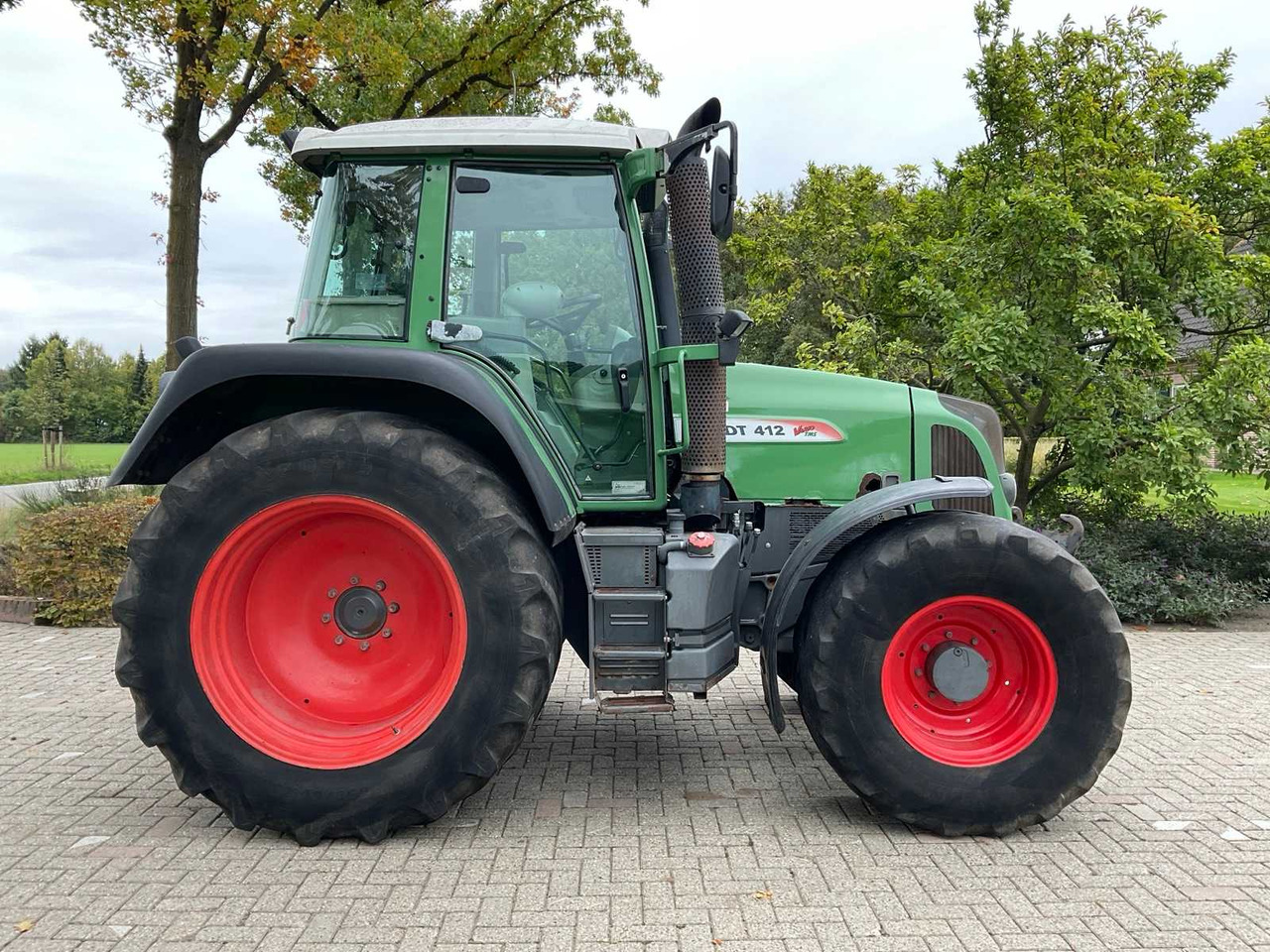 Fendt 412 Vario TMS - Farm tractor: picture 4 Fendt 412 Vario TMS - Farm tractor: picture 4
