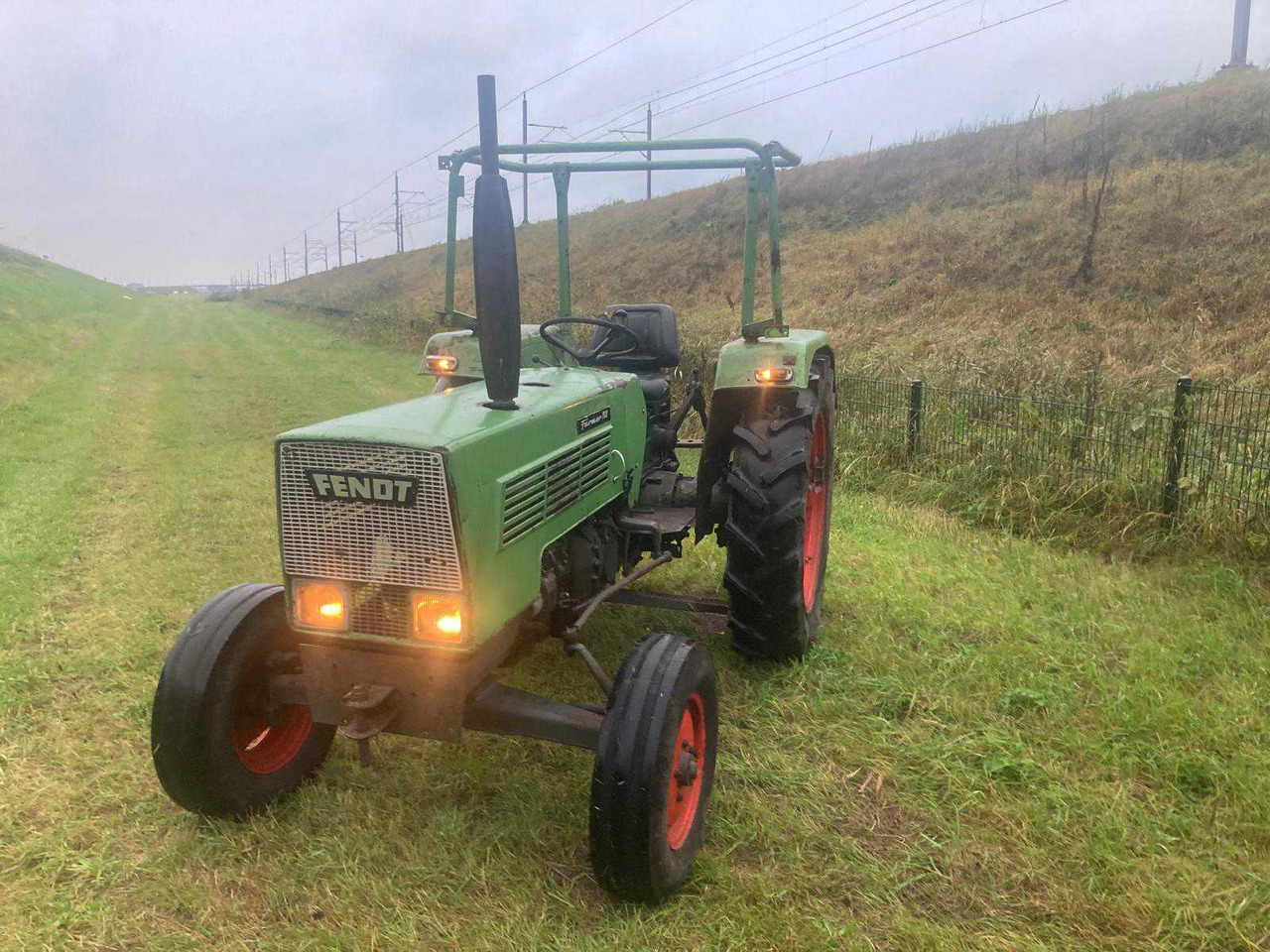Fendt Farmer 102 - Farm tractor: picture 2 Fendt Farmer 102 - Farm tractor: picture 2