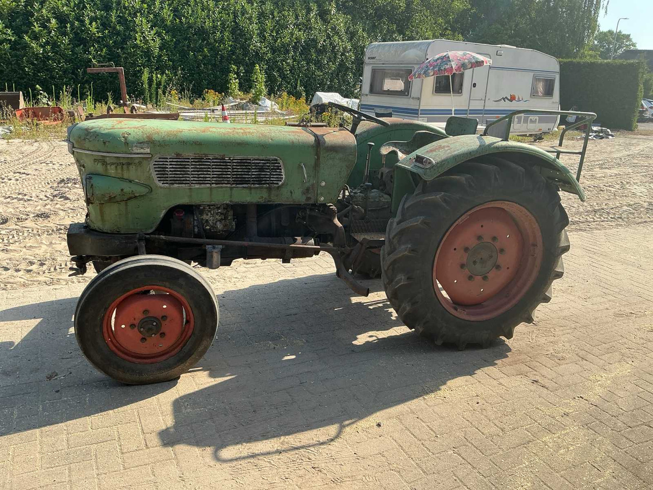 Fendt Farmer 2-FW139/3 - Farm tractor: picture 2 Fendt Farmer 2-FW139/3 - Farm tractor: picture 2
