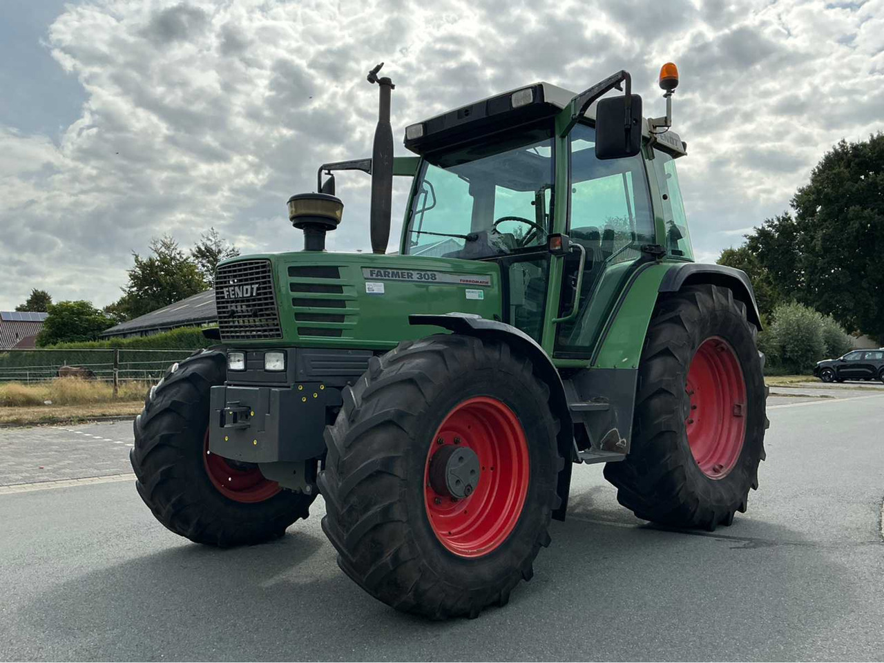 Fendt Farmer 308 Turbomatik - Farm tractor: picture 1 Fendt Farmer 308 Turbomatik - Farm tractor: picture 1