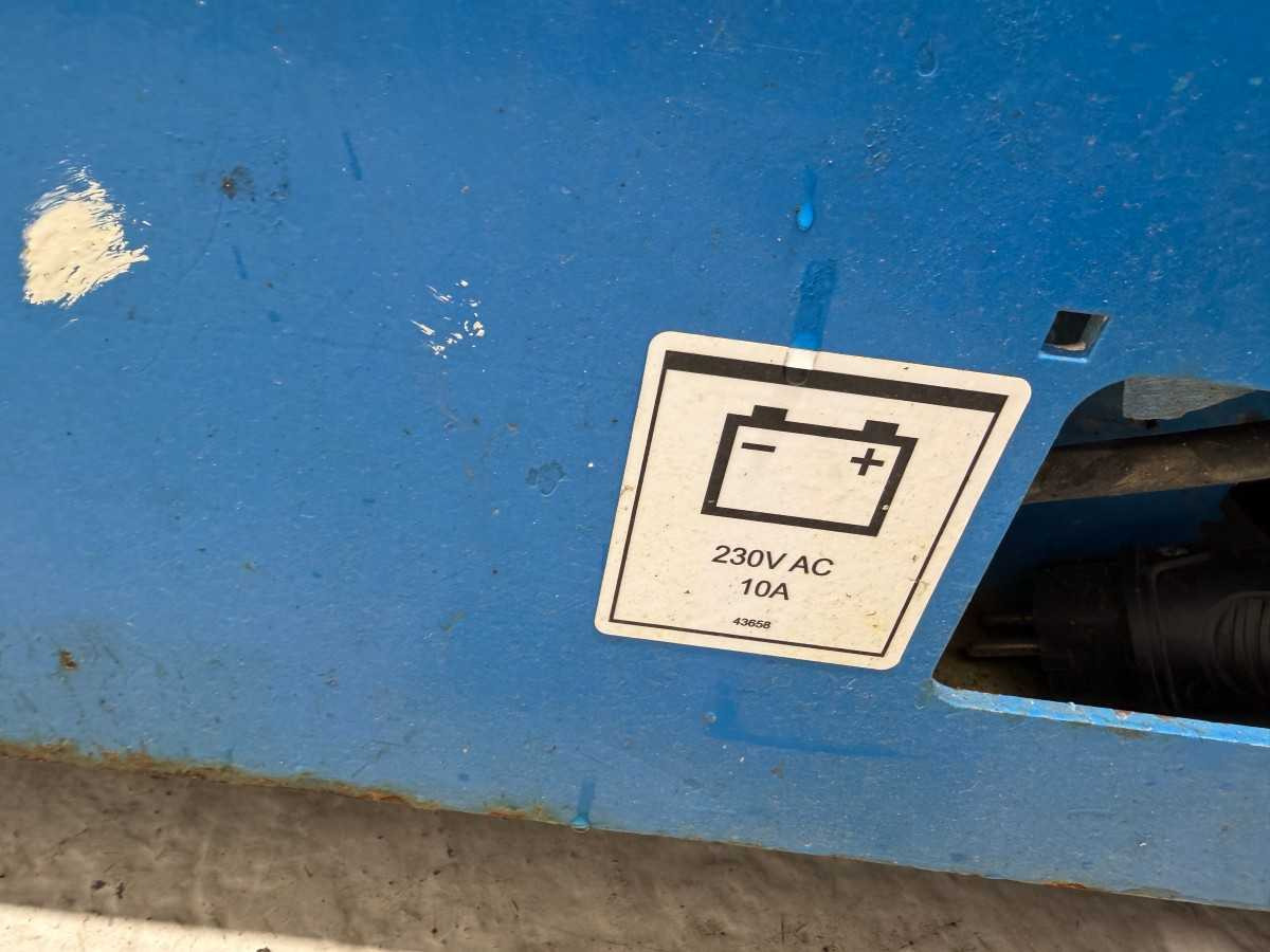Aerial platform GENIE - 2006 - GS-1932 - AERIAL PLATFORM: picture 12 Aerial platform GENIE - 2006 - GS-1932 - AERIAL PLATFORM: picture 12