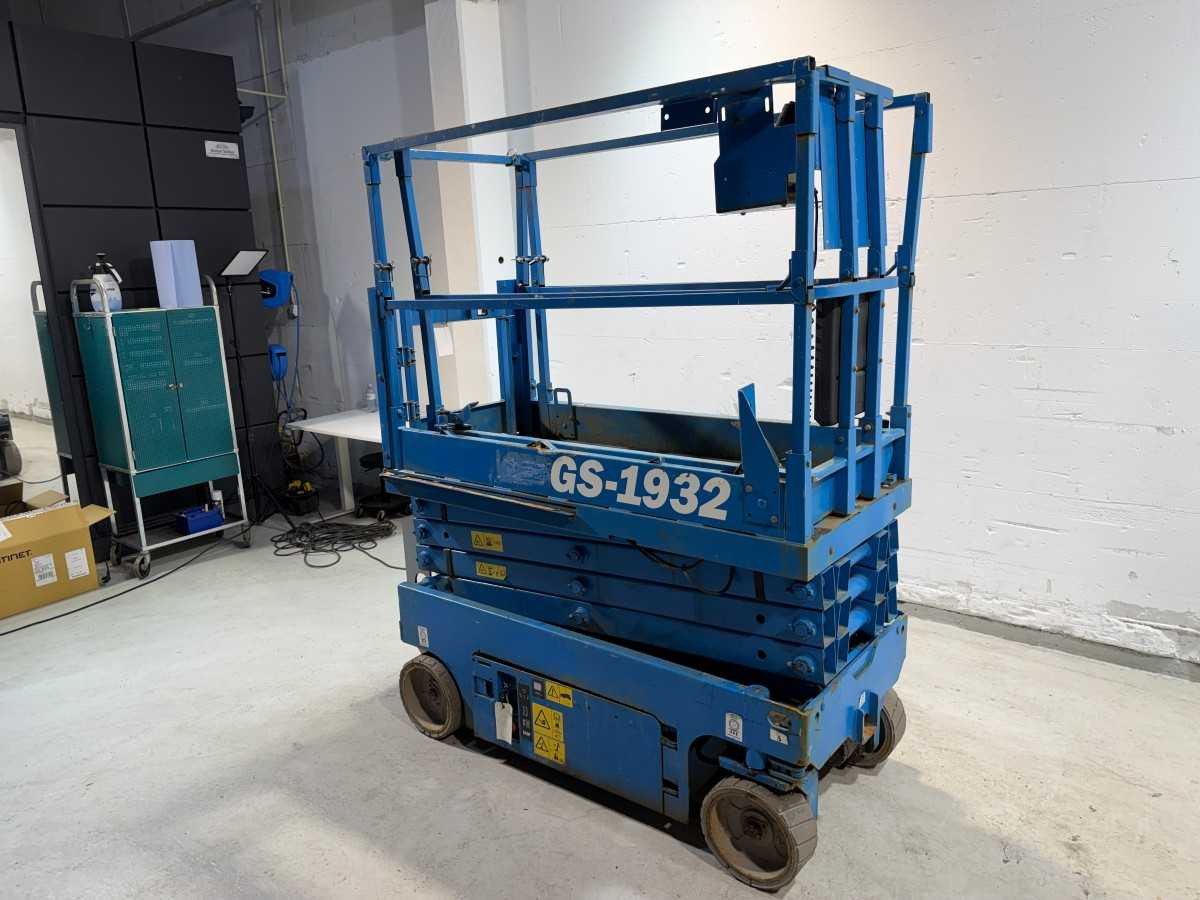 GENIE - 2011 - GS-1932 - AERIAL PLATFORM - Aerial platform: picture 2 GENIE - 2011 - GS-1932 - AERIAL PLATFORM - Aerial platform: picture 2