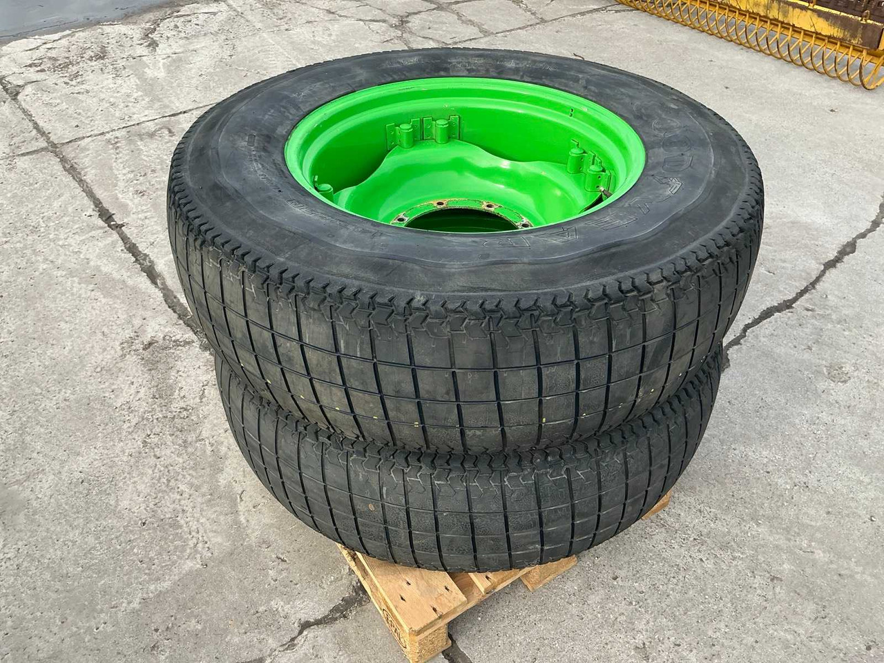 Good Year Super Traction Radial - Wheels and tires for Farm tractor: picture 4 Good Year Super Traction Radial - Wheels and tires for Farm tractor: picture 4