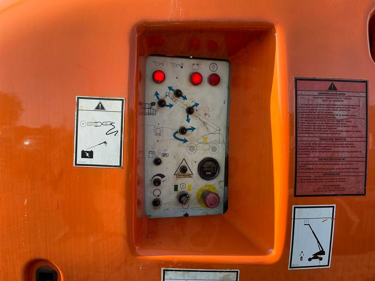 HAULOTTE 2000 HAULOTTE H25TPX AERIAL WORK PLATFORMS - Aerial platform: picture 5 HAULOTTE 2000 HAULOTTE H25TPX AERIAL WORK PLATFORMS - Aerial platform: picture 5