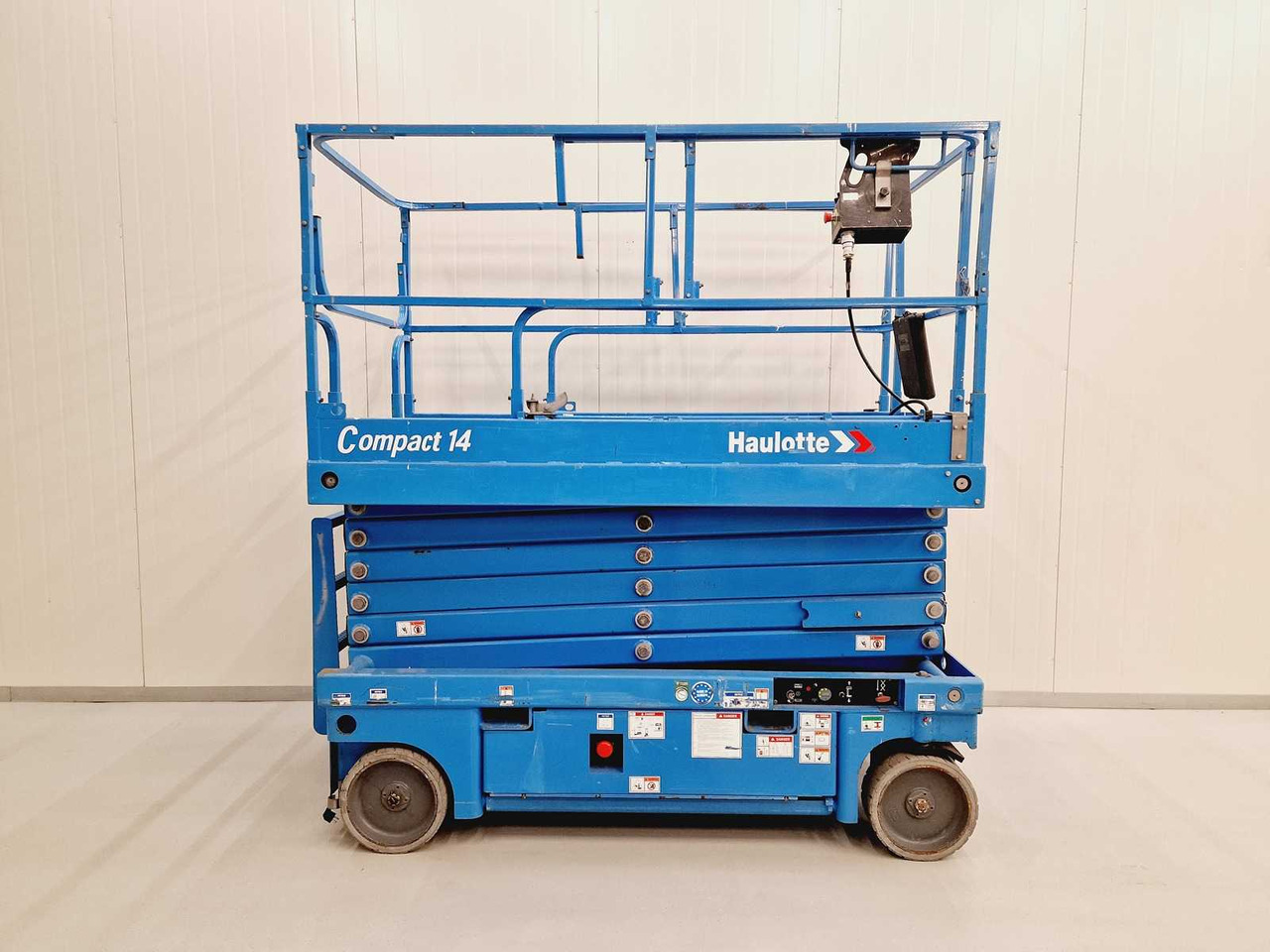Haulotte Compact 14 - Aerial platform: picture 2 Haulotte Compact 14 - Aerial platform: picture 2