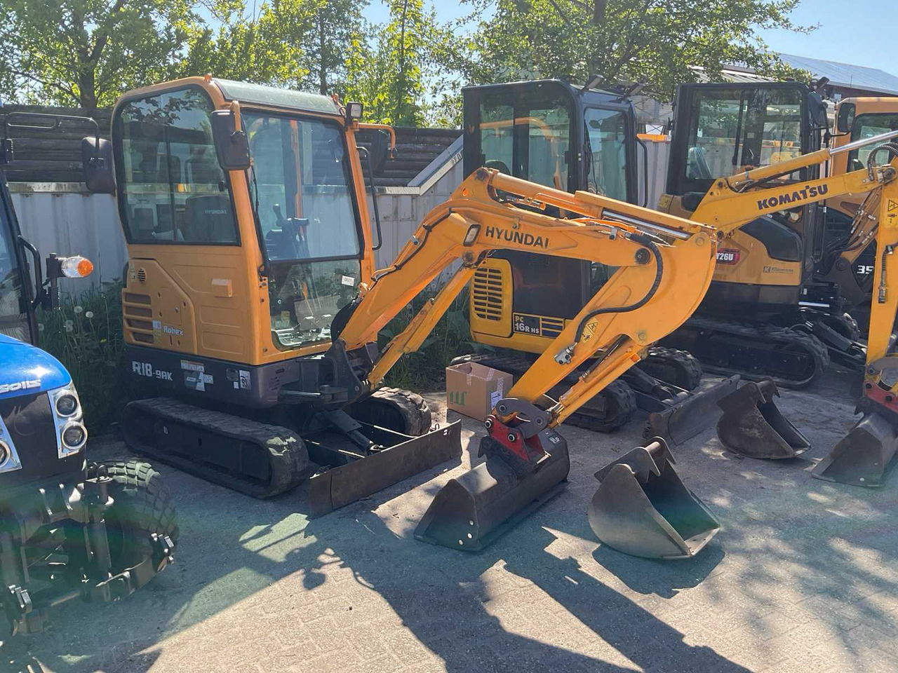 Hyundai Excabator Robex R18-9AK - Crawler excavator: picture 3 Hyundai Excabator Robex R18-9AK - Crawler excavator: picture 3