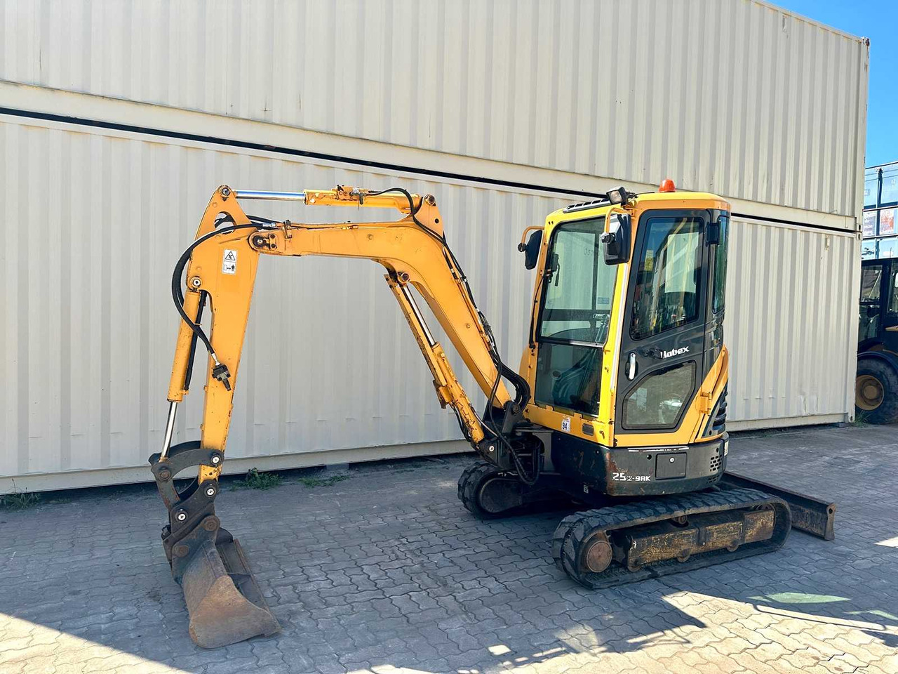 Hyundai Robex25Z-9AK - Mini excavator: picture 1 Hyundai Robex25Z-9AK - Mini excavator: picture 1