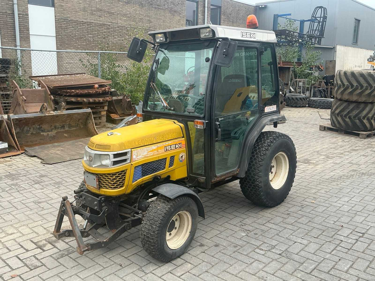 Iseki 4260 TH4 - Compact tractor: picture 1 Iseki 4260 TH4 - Compact tractor: picture 1