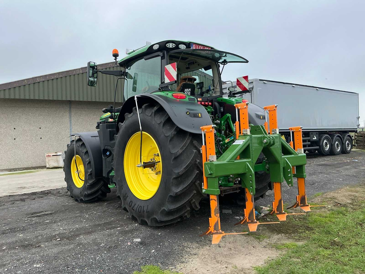 JOHN DEERE 6175R ULTIMATE EDITION ALL-WHEEL DRIVE FARM TRACTOR - Farm tractor: picture 4 JOHN DEERE 6175R ULTIMATE EDITION ALL-WHEEL DRIVE FARM TRACTOR - Farm tractor: picture 4