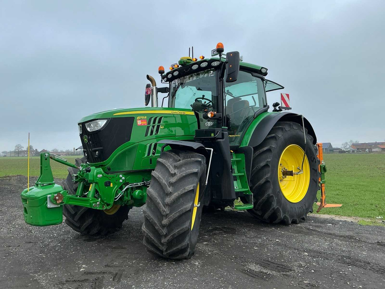 JOHN DEERE 6175R ULTIMATE EDITION ALL-WHEEL DRIVE FARM TRACTOR - Farm tractor: picture 2 JOHN DEERE 6175R ULTIMATE EDITION ALL-WHEEL DRIVE FARM TRACTOR - Farm tractor: picture 2