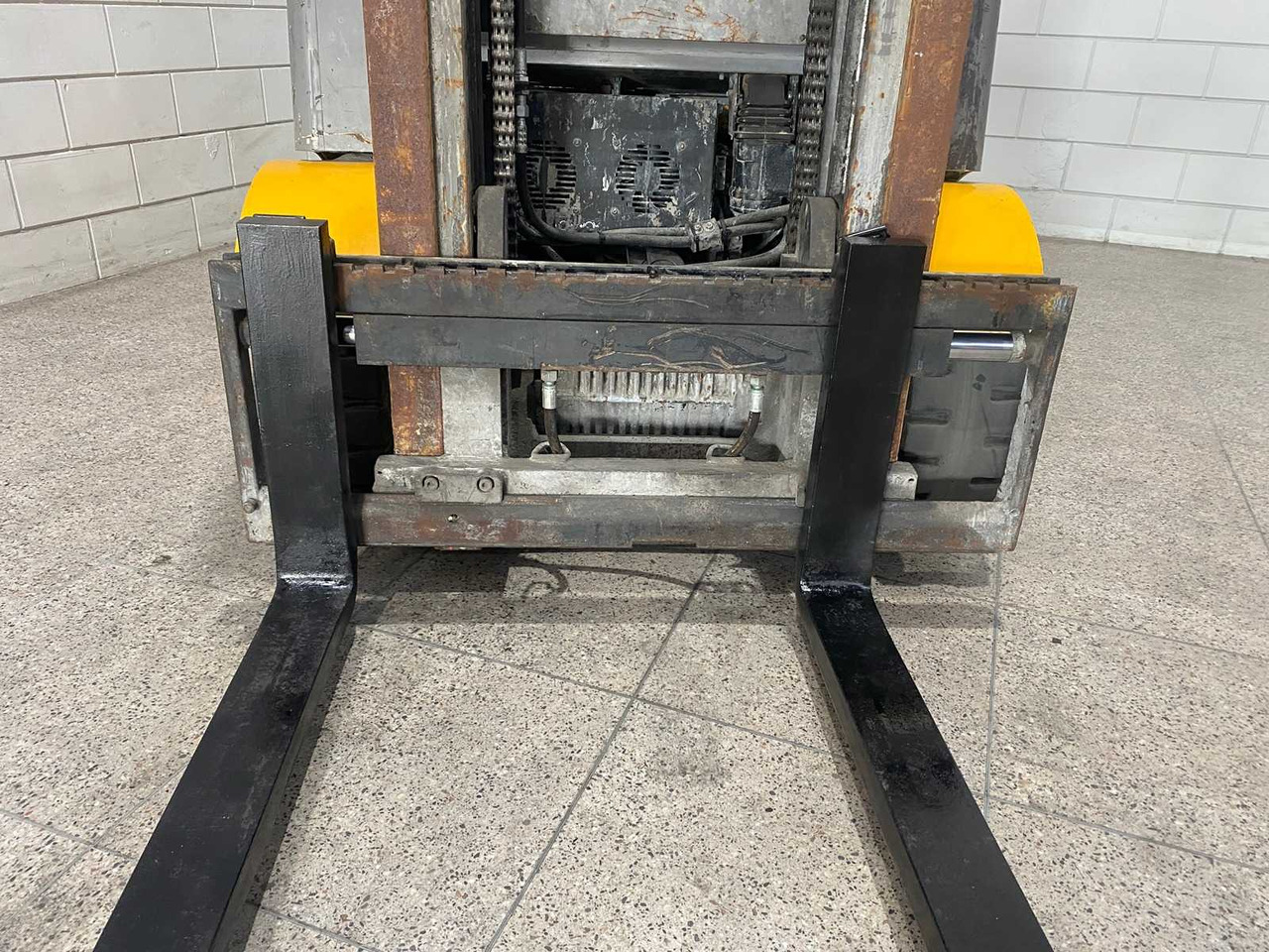 JUNGHEINRICH - 2016 - EFG425K - FORKLIFT TRUCK - SIDE-SHIFT - Forklift: picture 3 JUNGHEINRICH - 2016 - EFG425K - FORKLIFT TRUCK - SIDE-SHIFT - Forklift: picture 3