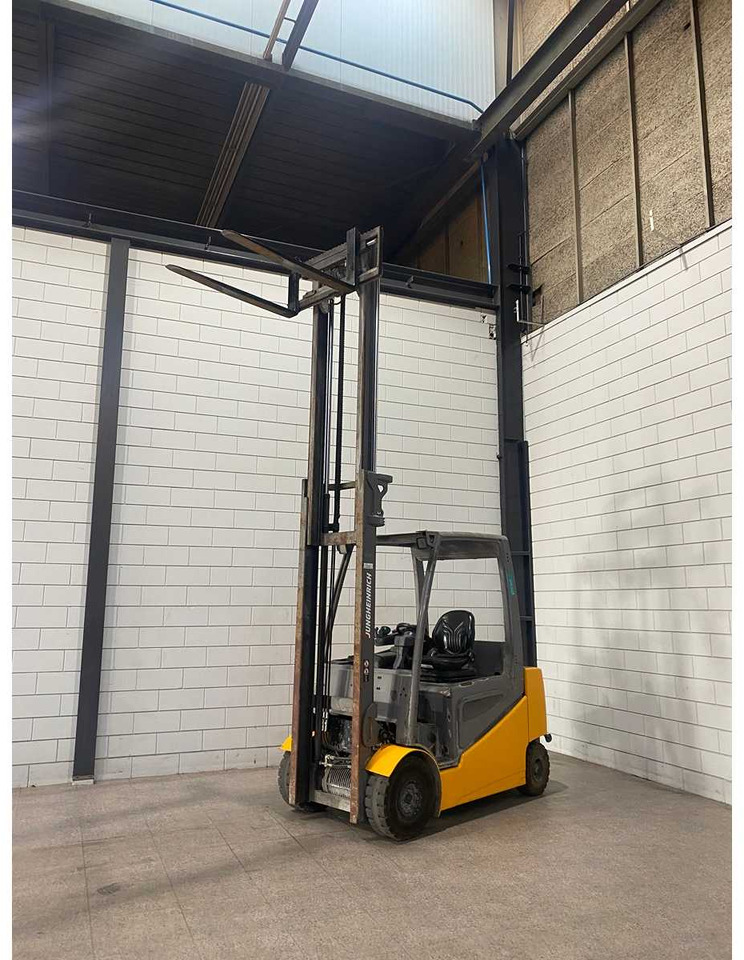 JUNGHEINRICH - 2016 - EFG425K - FORKLIFT TRUCK - SIDE-SHIFT - Forklift: picture 5 JUNGHEINRICH - 2016 - EFG425K - FORKLIFT TRUCK - SIDE-SHIFT - Forklift: picture 5