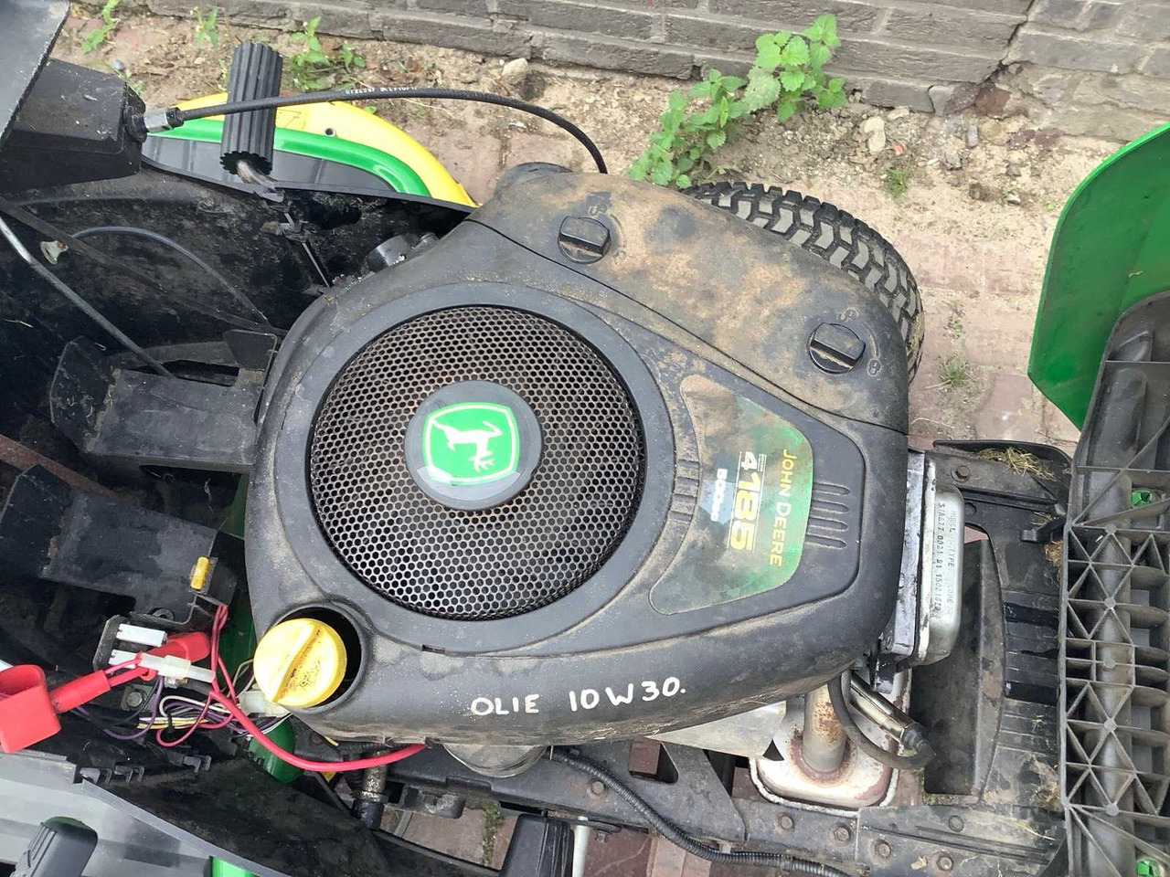 John Deere x125 - Garden mower: picture 5 John Deere x125 - Garden mower: picture 5