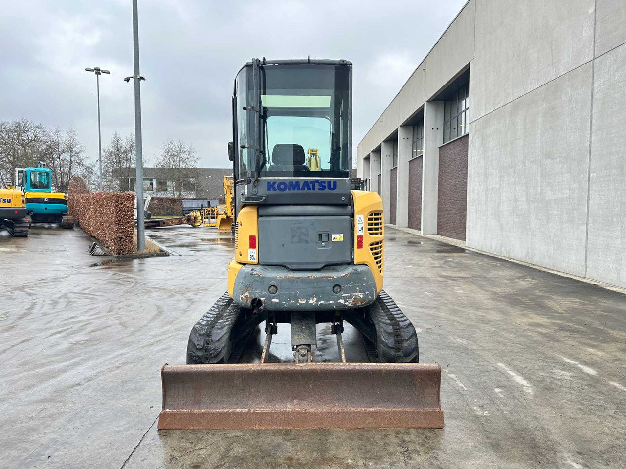 KOMATSU - 2006 - PC35 MR-2 - MIDI EXCAVATOR - Excavator: picture 5 KOMATSU - 2006 - PC35 MR-2 - MIDI EXCAVATOR - Excavator: picture 5