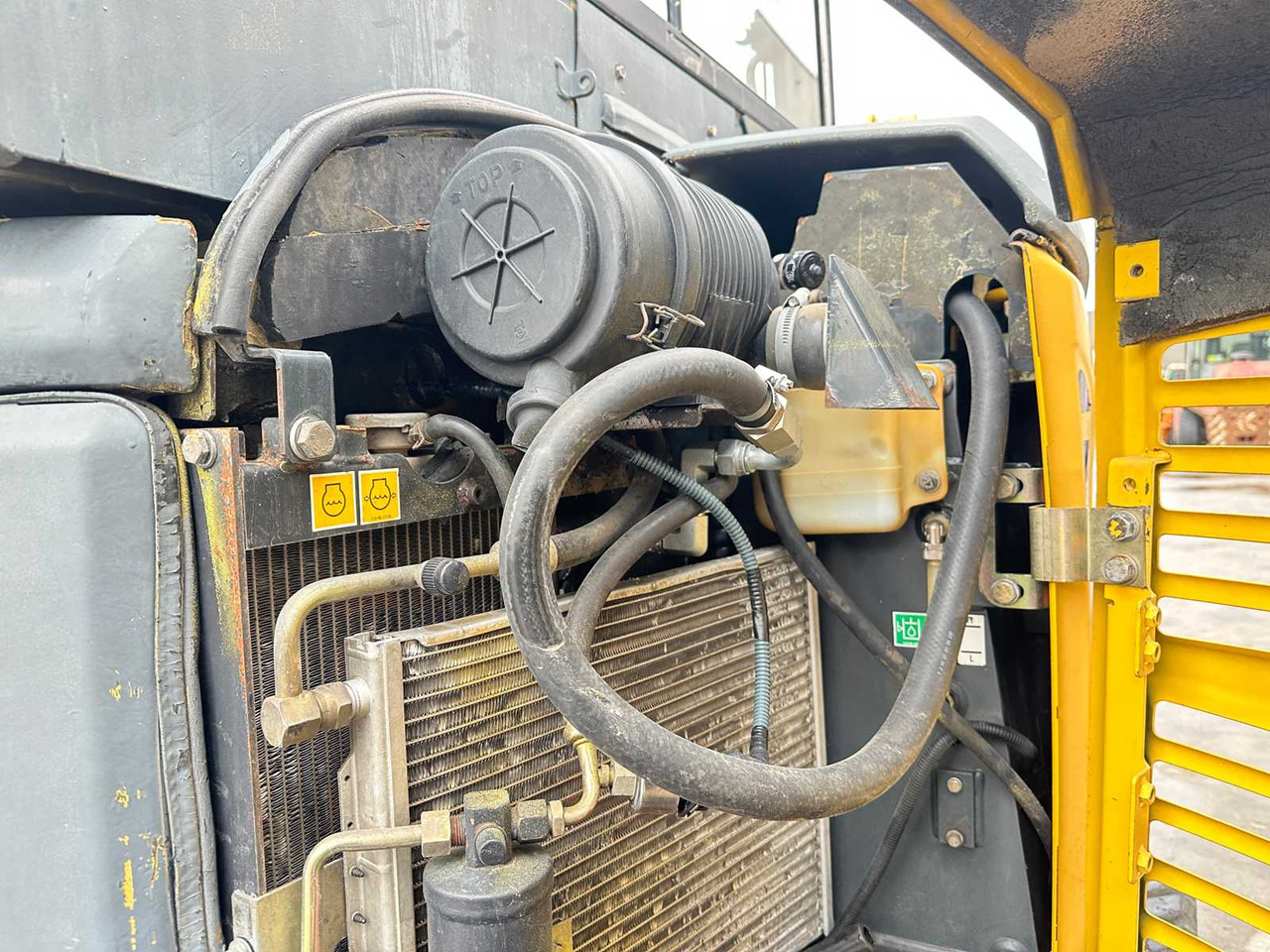 Excavator KOMATSU - 2006 - PC35 MR-2 - MIDI EXCAVATOR: picture 28