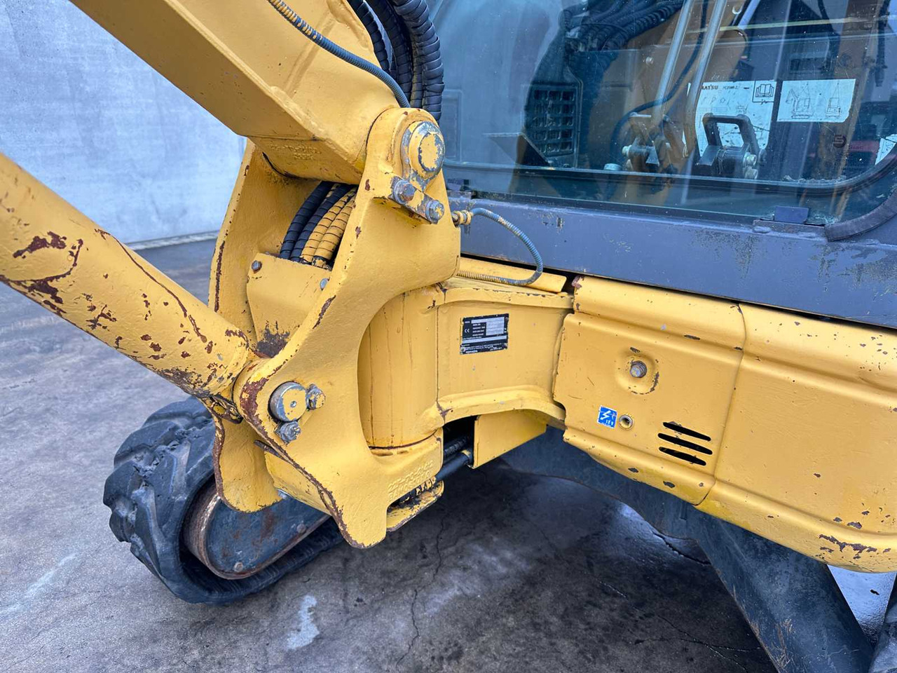 Excavator KOMATSU - 2006 - PC35 MR-2 - MIDI EXCAVATOR: picture 15