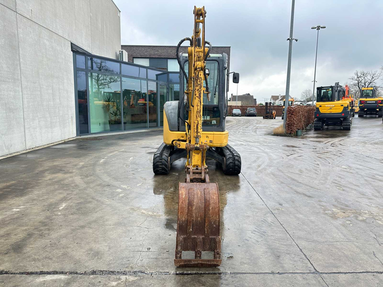 KOMATSU - 2006 - PC35 MR-2 - MIDI EXCAVATOR - Excavator: picture 2 KOMATSU - 2006 - PC35 MR-2 - MIDI EXCAVATOR - Excavator: picture 2