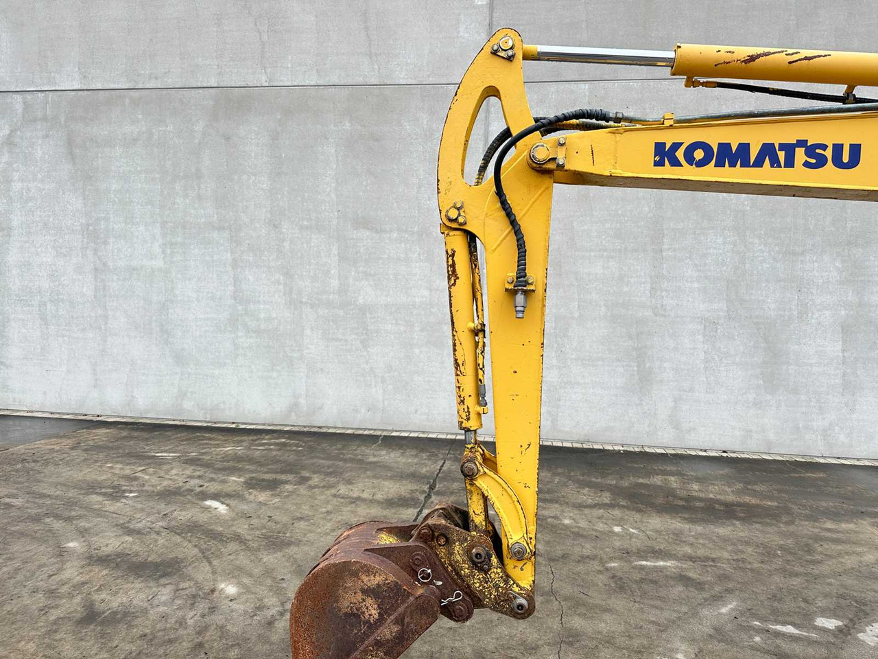Excavator KOMATSU - 2006 - PC35 MR-2 - MIDI EXCAVATOR: picture 11