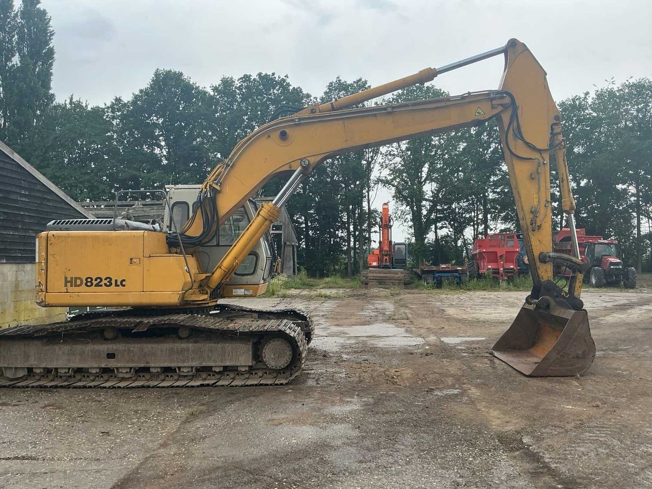 Kato HD823LC - Crawler excavator: picture 4 Kato HD823LC - Crawler excavator: picture 4