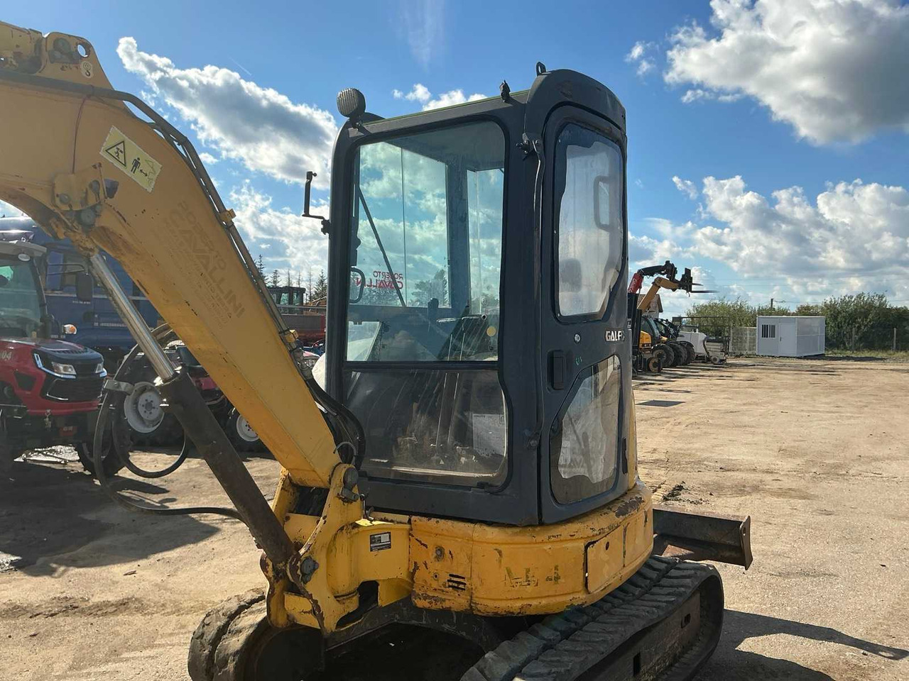 Mini excavator Komatsu PC 27 MR-2: picture 12