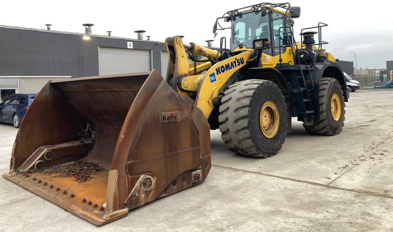 Komatsu WA500-8 - Wheel loader: picture 1 Komatsu WA500-8 - Wheel loader: picture 1