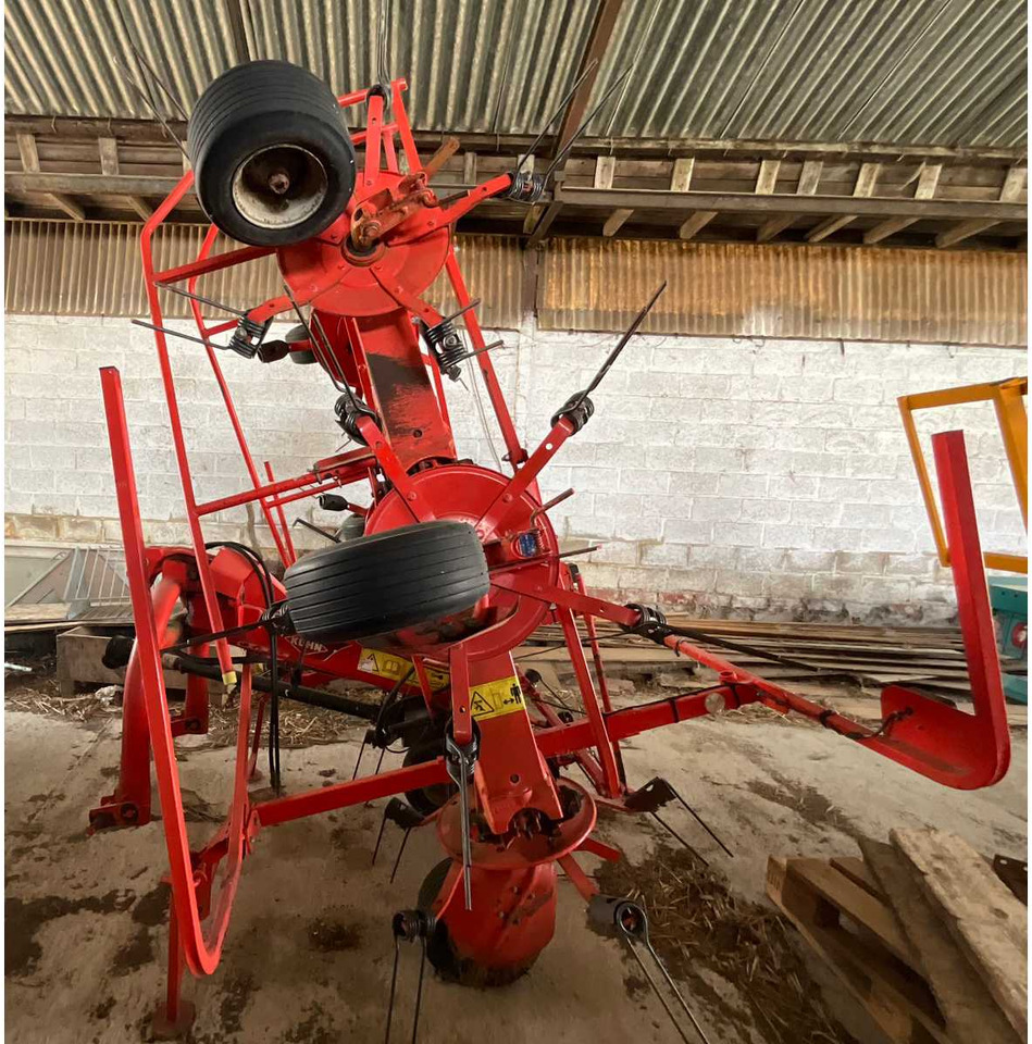 Kuhn GF5902 - Haulm topper: picture 4 Kuhn GF5902 - Haulm topper: picture 4