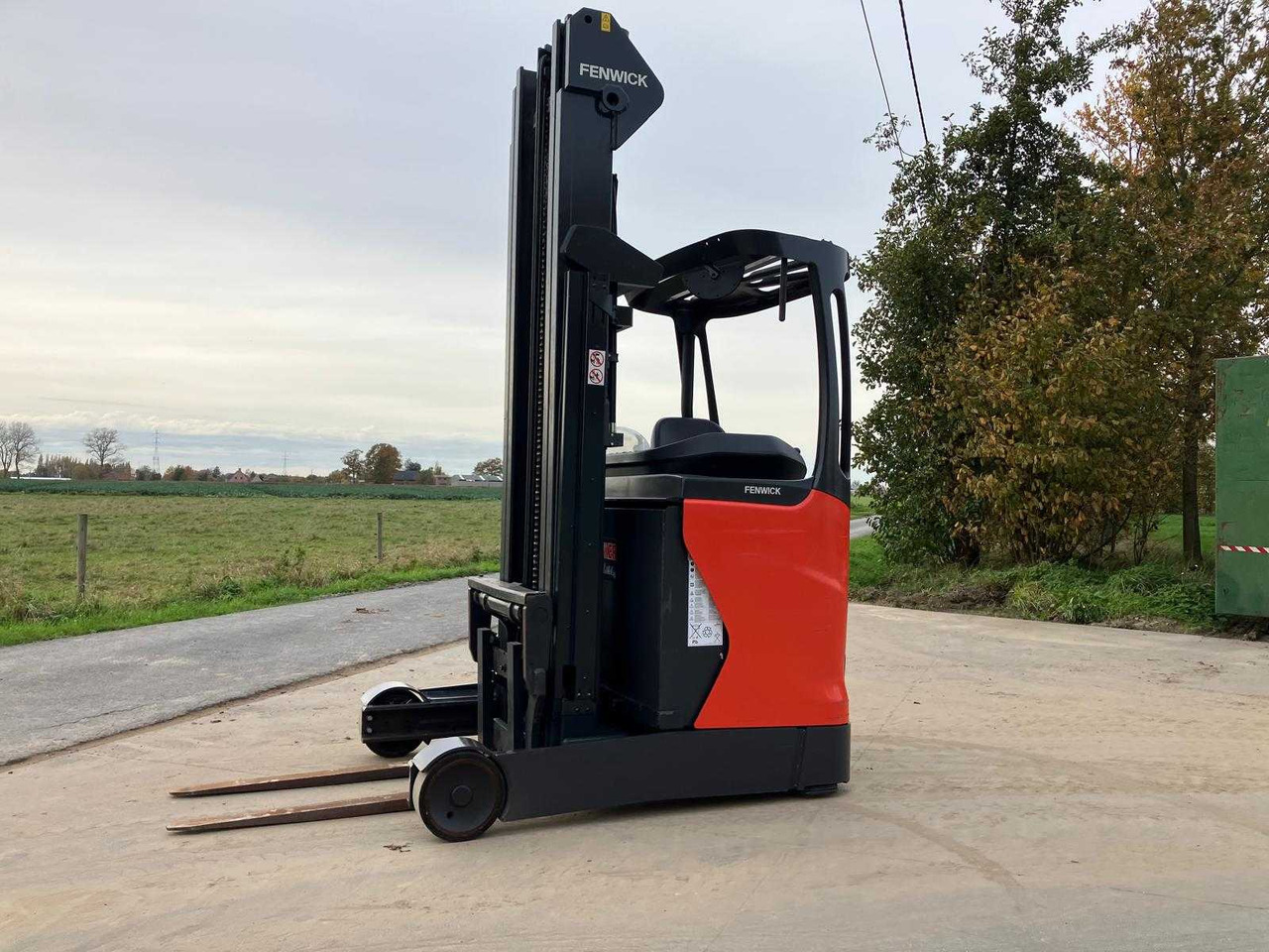 LINDE R14-01 REACH FORKLIFT TRUCK 2016 - Forklift: picture 1 LINDE R14-01 REACH FORKLIFT TRUCK 2016 - Forklift: picture 1