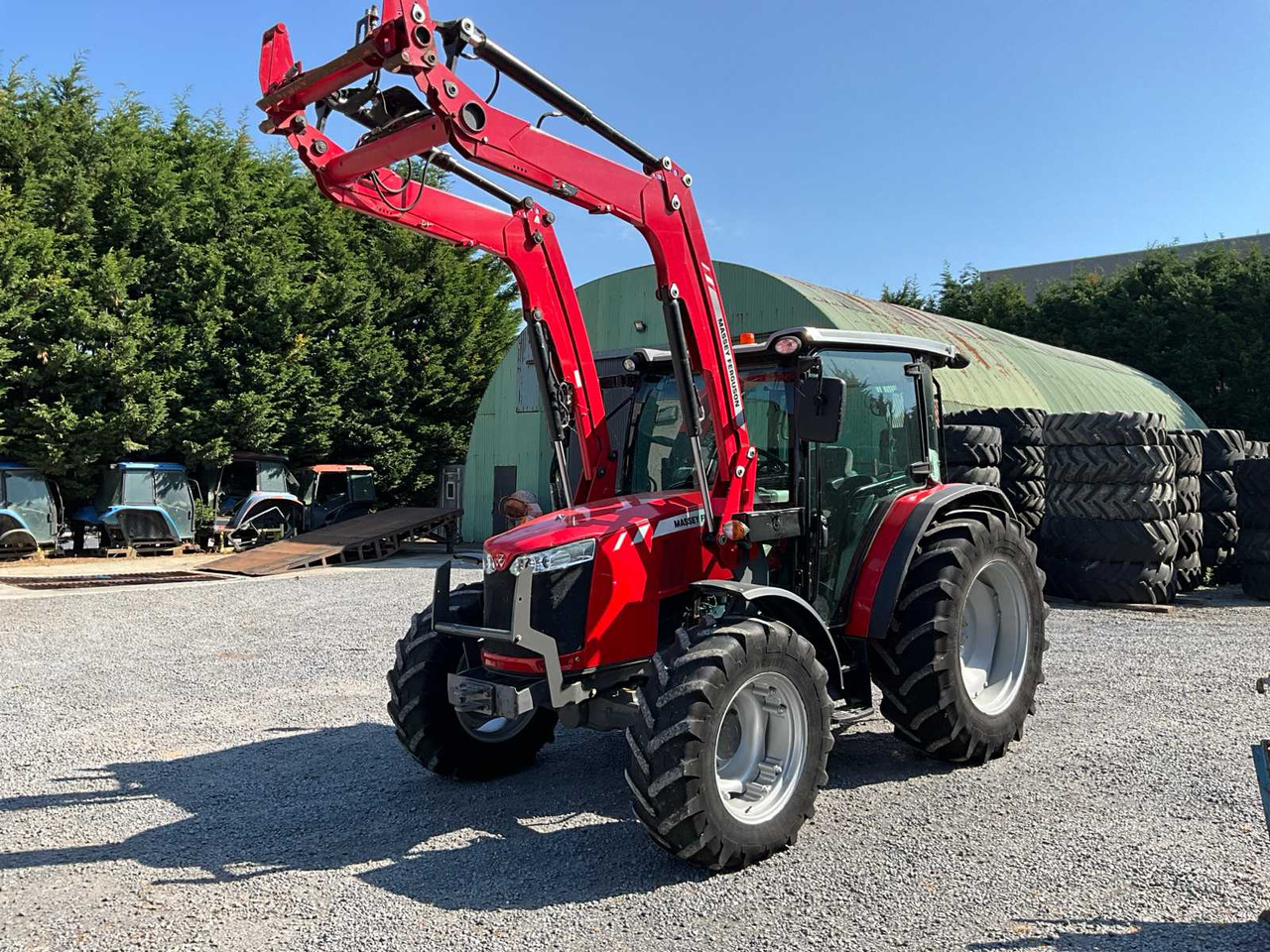 Massey Ferguson 4709 - Farm tractor: picture 1 Massey Ferguson 4709 - Farm tractor: picture 1