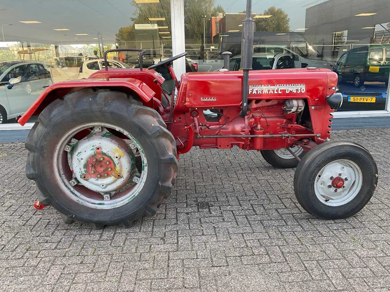 Mc Cormick International Farmall D-430 - Farm tractor: picture 4 Mc Cormick International Farmall D-430 - Farm tractor: picture 4