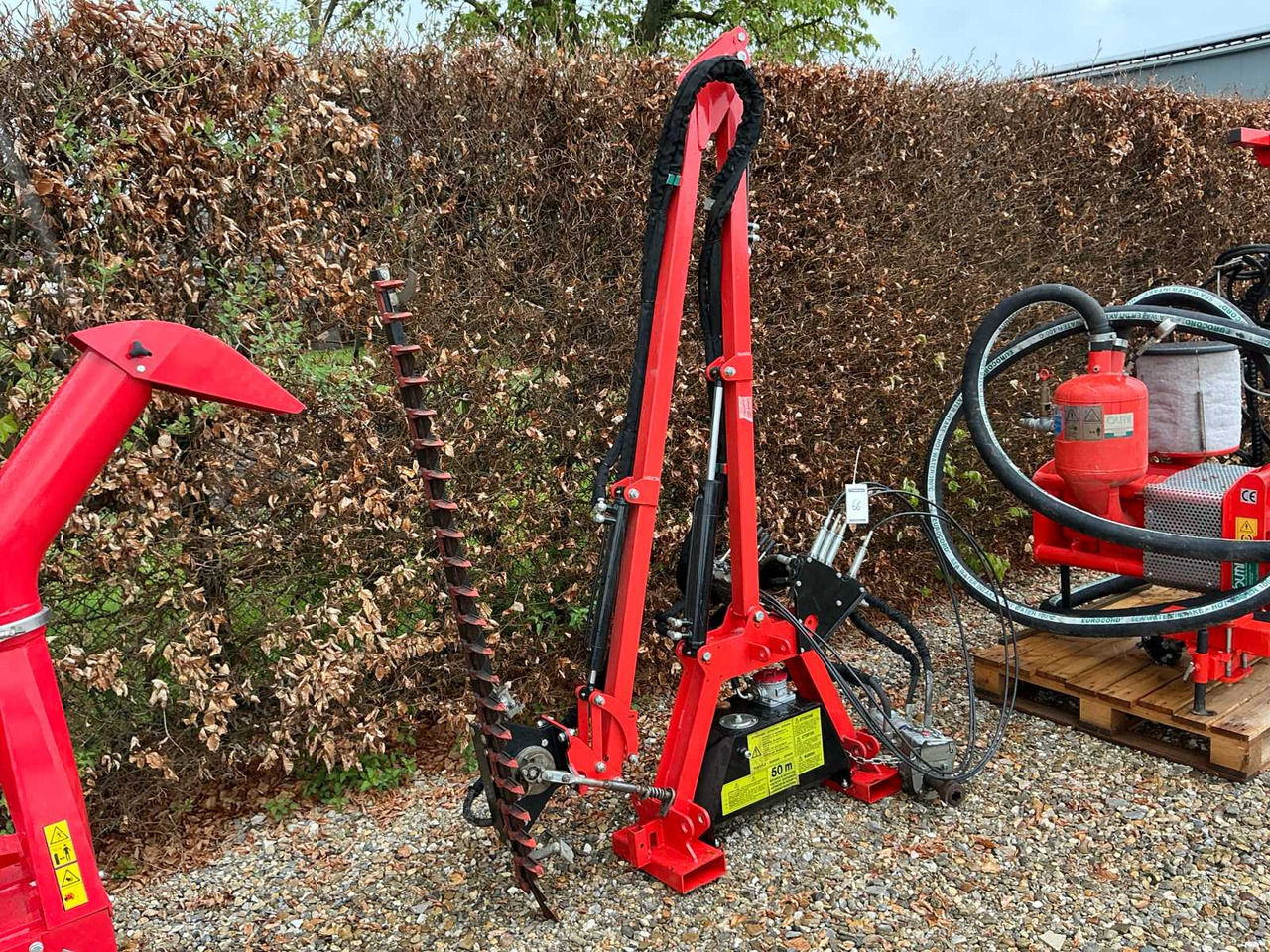 Mounted hydraulic hedge trimmer - Garden equipment: picture 2 Mounted hydraulic hedge trimmer - Garden equipment: picture 2