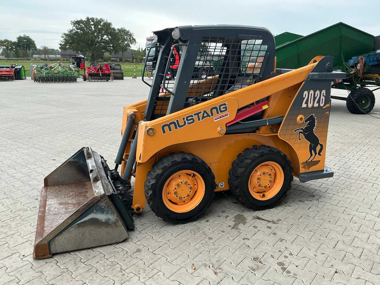 Mustang 2014 MUSTANG 2026 SKID STEER LOADER - Skid steer loader: picture 1 Mustang 2014 MUSTANG 2026 SKID STEER LOADER - Skid steer loader: picture 1
